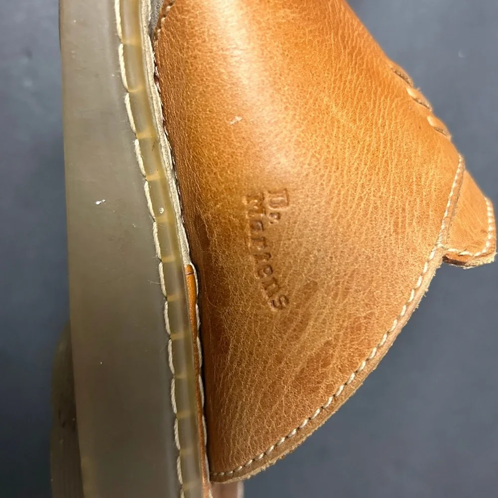 Dr. Martens 8B03 Thong Sandals Womens 7 Tan Leather Good AirWair Slides